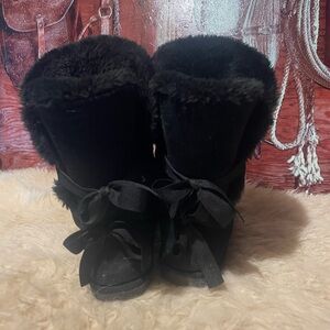 No Surrender suede faux fur lined boots